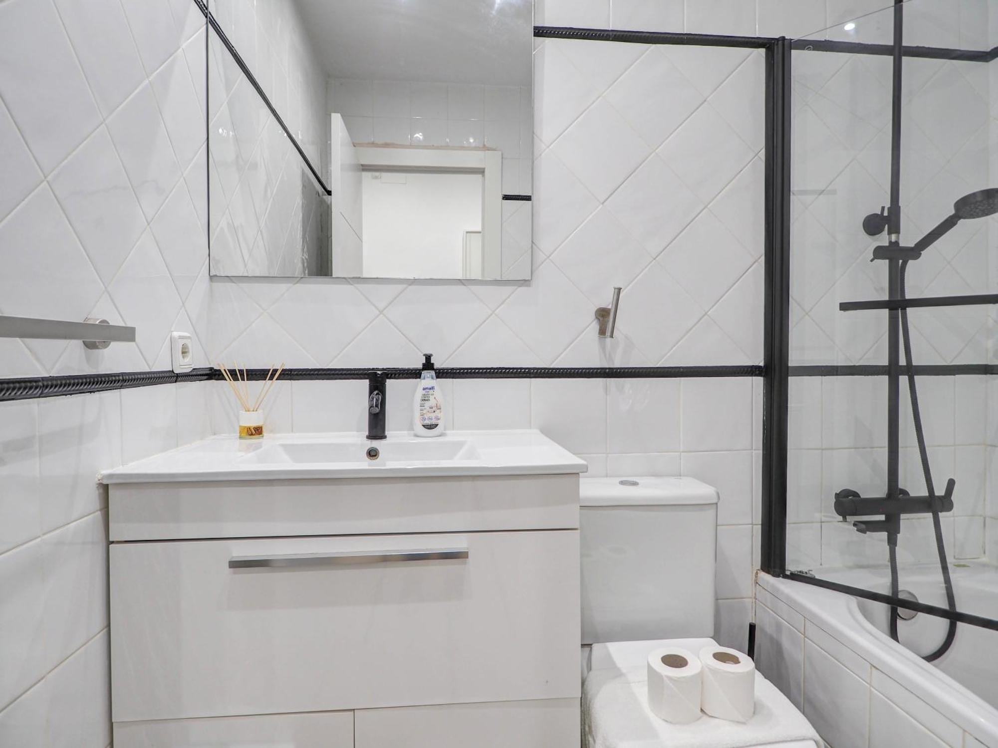 White Center Apartment By Hello Homes 시체스 외부 사진